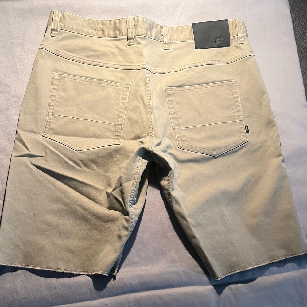 Nike SB tan Jean shorts - Picture 2 of 6
